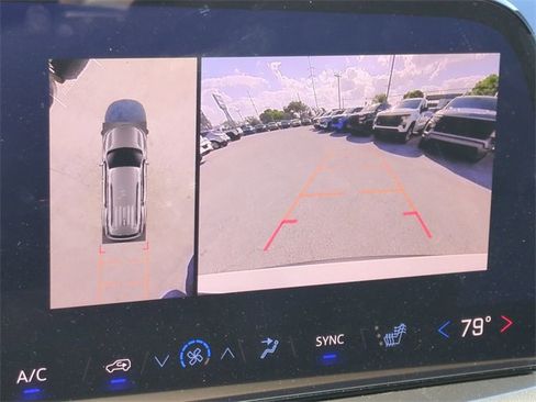 Used 2025 Chevrolet Traverse LT w/ Sun and Wheel Package image 26