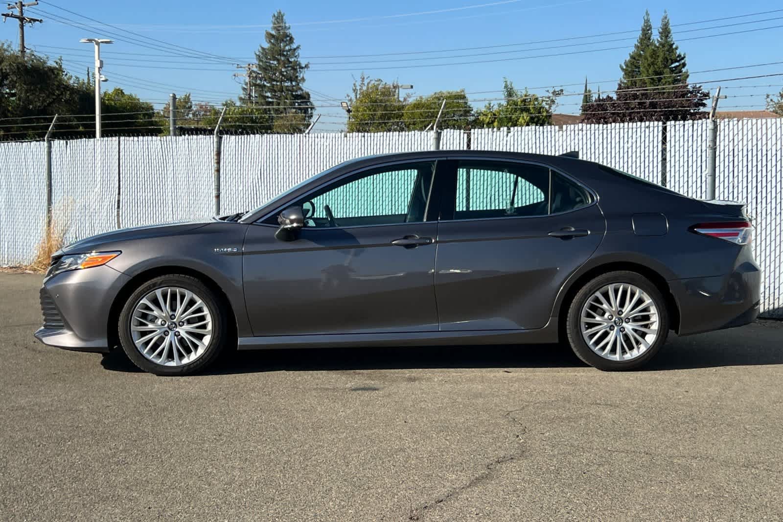 Used 2018 Toyota Camry XLE w/ Audio Package FWD image 2