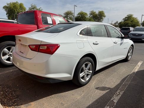 Used 2025 Chevrolet Malibu LS image 3
