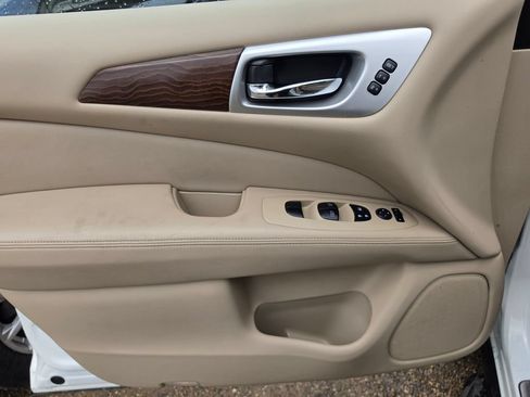 Used 2019 Nissan Pathfinder Platinum AWD/4WD image 5