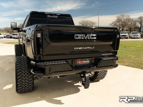 Used 2025 GMC Sierra 2500 Denali Ultimate image 6