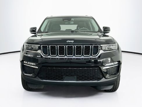 Used 2023 Jeep Grand Cherokee Limited AWD/4WD image 2