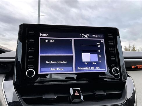 Used 2022 Toyota Corolla LE image 32