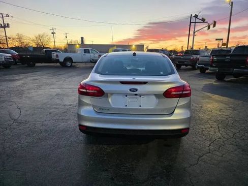 Used 2018 Ford Focus SE FWD image 10