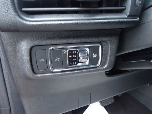 Used 2022 Lincoln Corsair AWD w/ Equipment Group 101A image 14