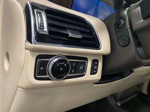 Used 2019 Lincoln Navigator Reserve image 17