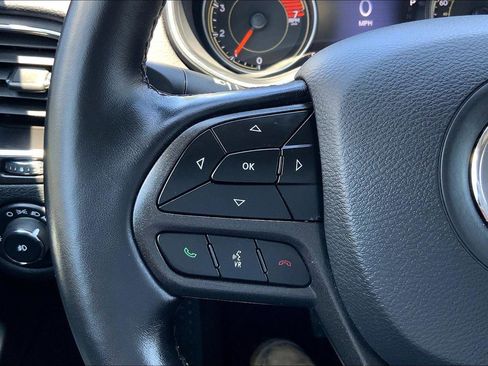 Used 2020 Jeep Cherokee Trailhawk w/ Comfort/Convenience Group AWD/4WD image 18
