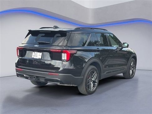 Used 2025 Ford Explorer ST-Line w/ ST-Line Street Pack AWD/4WD image 3