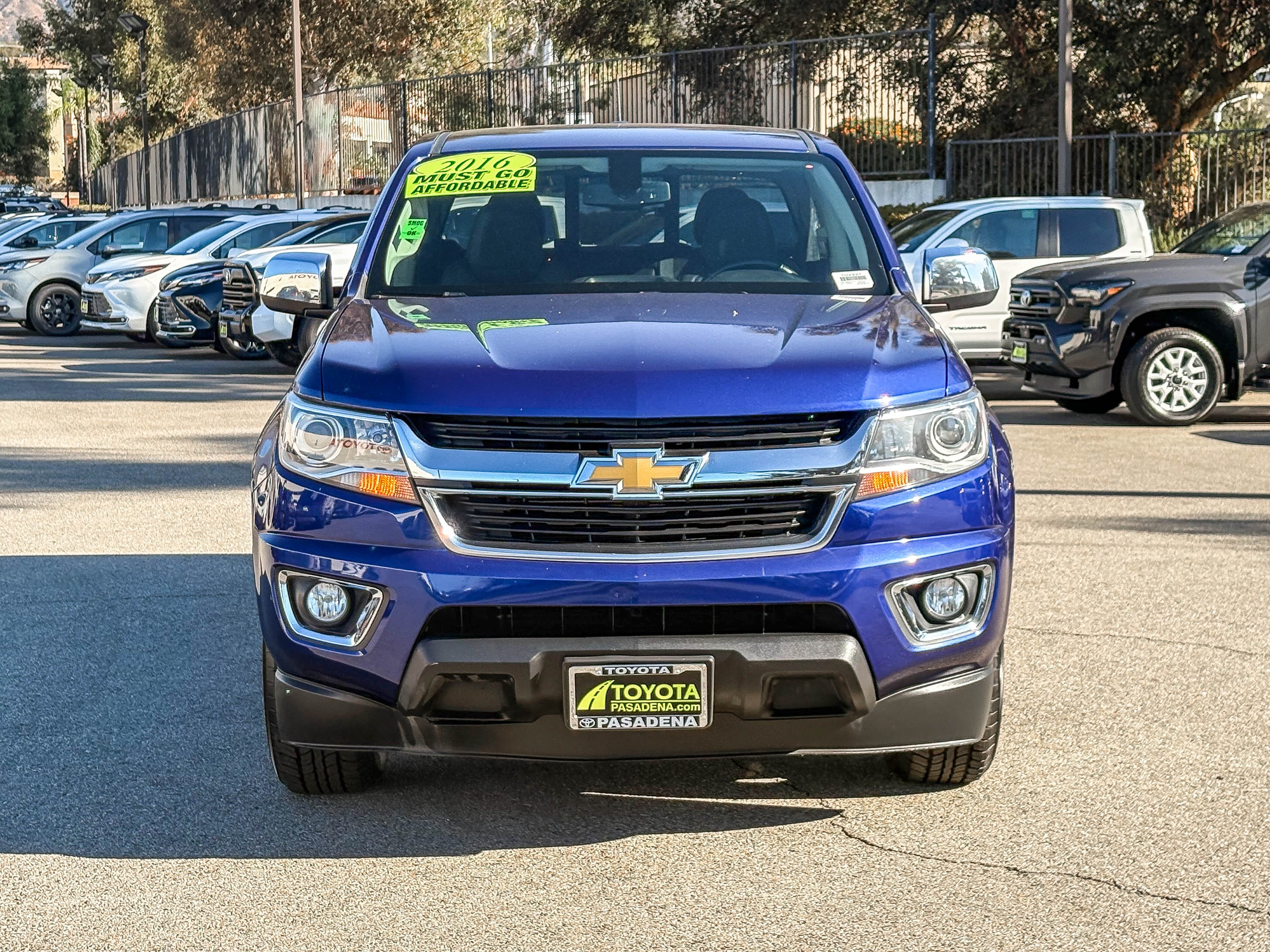 Used 2016 Chevrolet Colorado LT w/ Luxury Package, Chrome RWD image 2