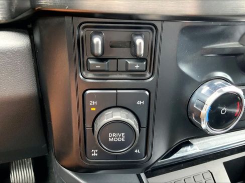 Used 2024 Ford F250 Lariat w/ Lariat Ultimate Package AWD/4WD image 31