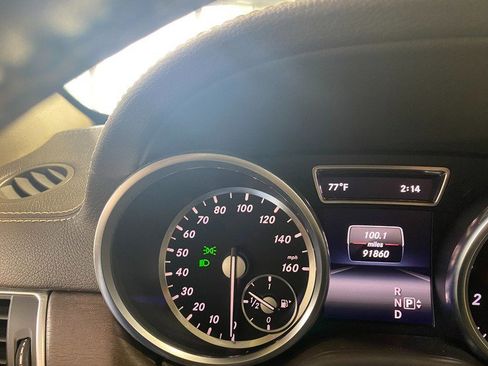 Used 2014 Mercedes-Benz GL 450 4MATIC image 26
