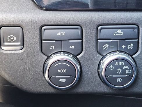 Used 2023 GMC Sierra 1500 Elevation image 15