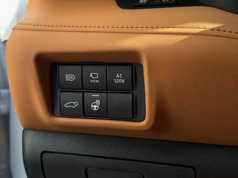 New 2026 Toyota Highlander Platinum AWD/4WD image 37