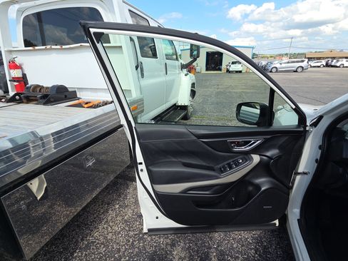 Used 2023 Subaru Forester Limited AWD/4WD image 7