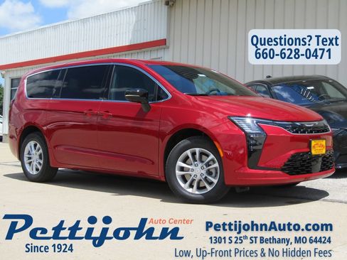 New 2027 Chrysler Pacifica Select AWD/4WD image 1