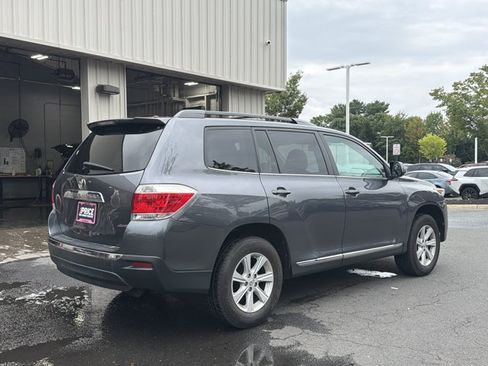 Used 2013 Toyota Highlander SE AWD/4WD image 5
