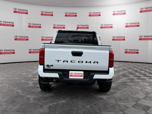 Used 2025 Toyota Tacoma SR5 AWD/4WD image 4
