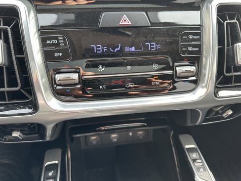 Used 2023 Kia Sorento SX Prestige image 15