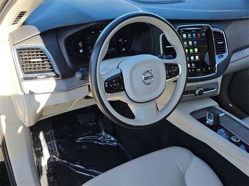 Used 2024 Volvo XC90 B6 Plus image 21