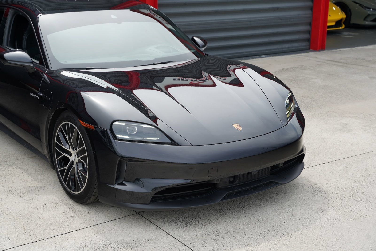 Used 2025 Porsche Taycan RWD image 7