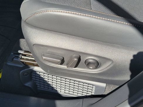 New 2026 Toyota Sienna Limited FWD image 22