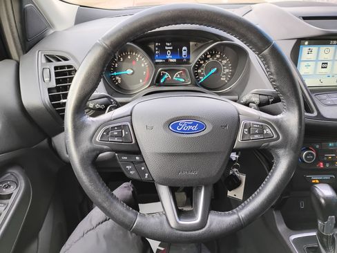 Used 2018 Ford Escape SE w/ Ford Safe & Smart Package image 9
