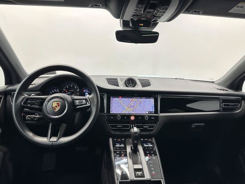Certified 2026 Porsche Macan AWD/4WD image 27