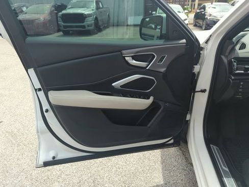 Certified 2025 Acura RDX SH-AWD image 17