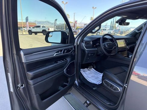 New 2026 Jeep Grand Wagoneer Limited w/ Premium Group II image 13