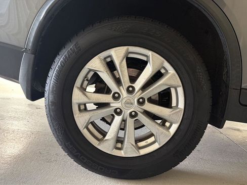 Used 2016 Nissan Rogue SV w/ SV Premium Package image 28