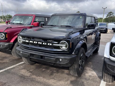 New 2026 Ford Bronco Outer Banks image 6