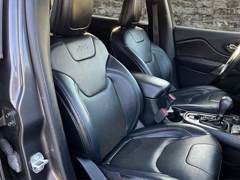 Used 2019 Jeep Cherokee Limited image 26