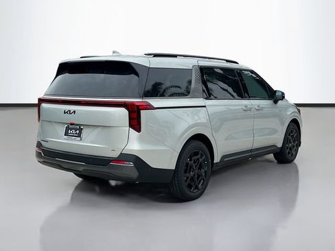 New 2026 Kia Carnival SX w/ SX Dark Edition Package FWD image 7
