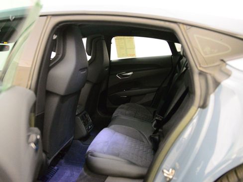 Certified 2023 Audi e-tron GT Premium Plus image 11