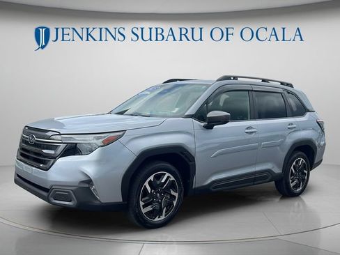 Used 2025 Subaru Forester Limited AWD/4WD image 7