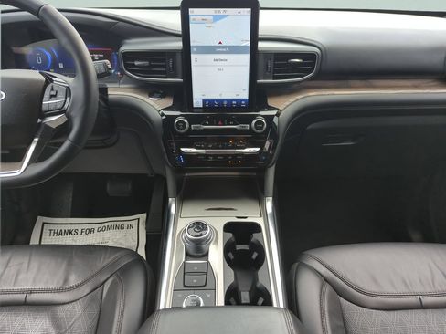 Used 2022 Ford Explorer Platinum w/ Equipment Group 601A AWD/4WD image 27