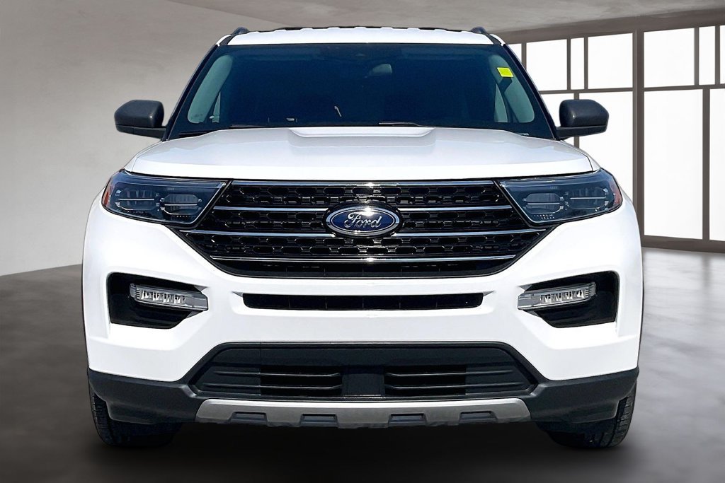 Used 2022 Ford Explorer XLT w/ Equipment Group 202A RWD image 2