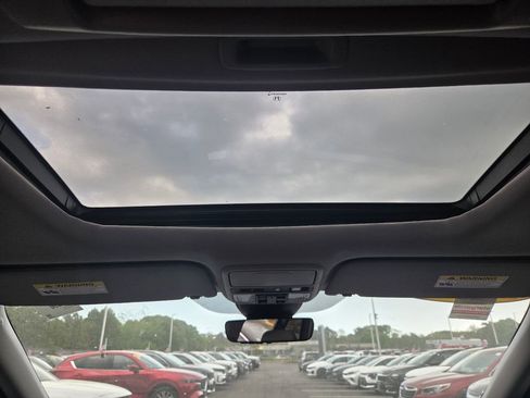 Used 2023 Honda Odyssey Touring image 17