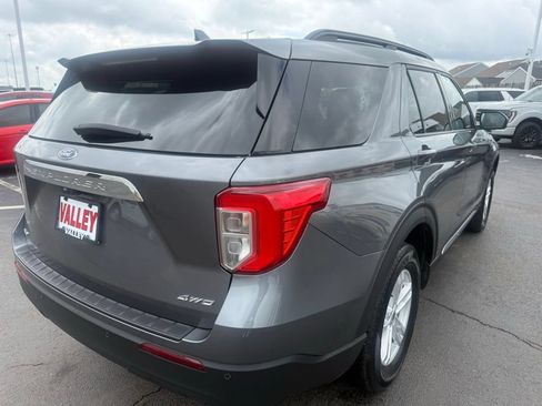 Used 2024 Ford Explorer XLT AWD/4WD image 3