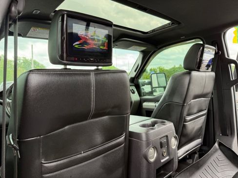 Used 2013 Ford F250 Lariat w/ Lariat Ultimate Pkg AWD/4WD image 32