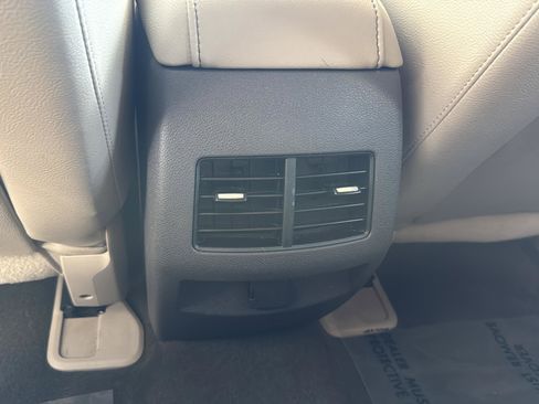 Used 2013 Ford Edge Limited FWD image 25