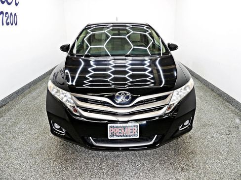 Used 2014 Toyota Venza LE image 2