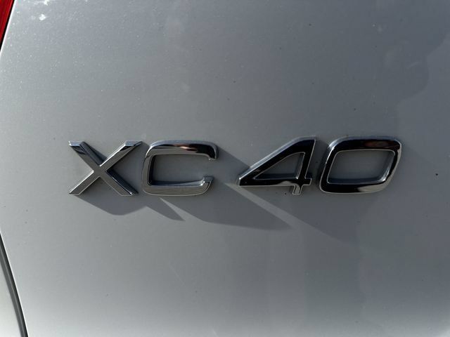 Used 2020 Volvo XC40 T5 R-Design w/ Protection Package AWD/4WD image 33