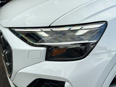 Used 2025 Audi Q8 Premium Plus image 3