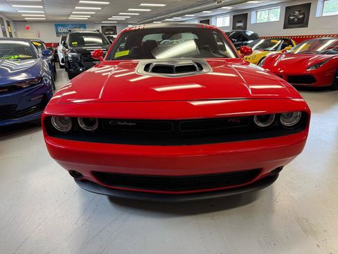 Used 2016 Dodge Challenger R/T RWD image 2