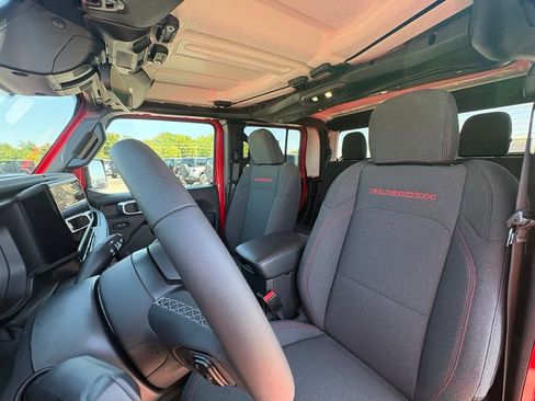 Used 2026 Jeep Gladiator Rubicon AWD/4WD image 13
