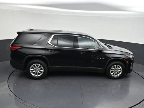 Used 2022 Chevrolet Traverse LS FWD image 18