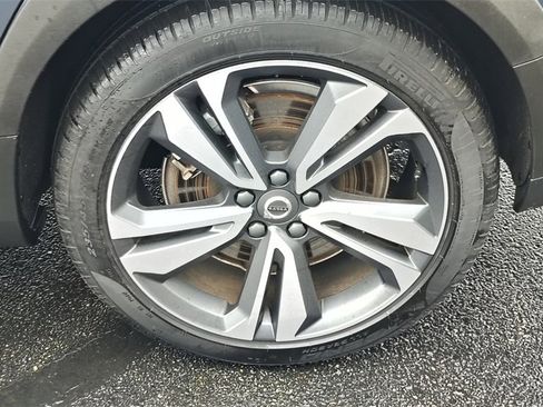 Certified 2025 Volvo V60 B5 Cross Country Plus image 28