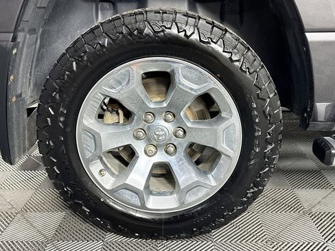 Used 2019 RAM 1500 Big Horn image 32