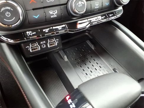 Used 2025 Dodge Durango GT image 22